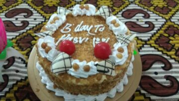 Vanilla sponge icing cake eggless
